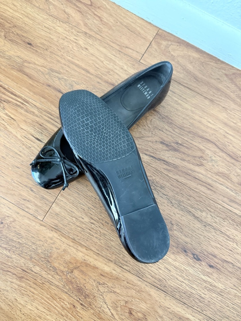 Stuart Weitzman Black Patent Ballet Flats Size 7M - Picture 6 of 6